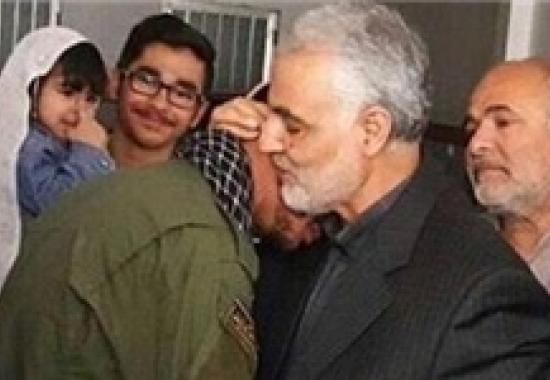 حاج قاسم به دیدار خانواده شهید خزایی رفت+عکس